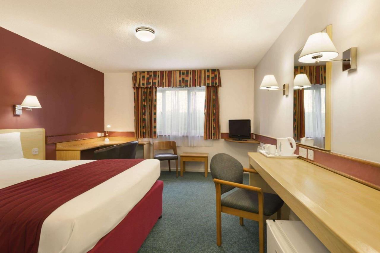 Days Inn Hotel Bradford - Leeds Brighouse Eksteriør bilde