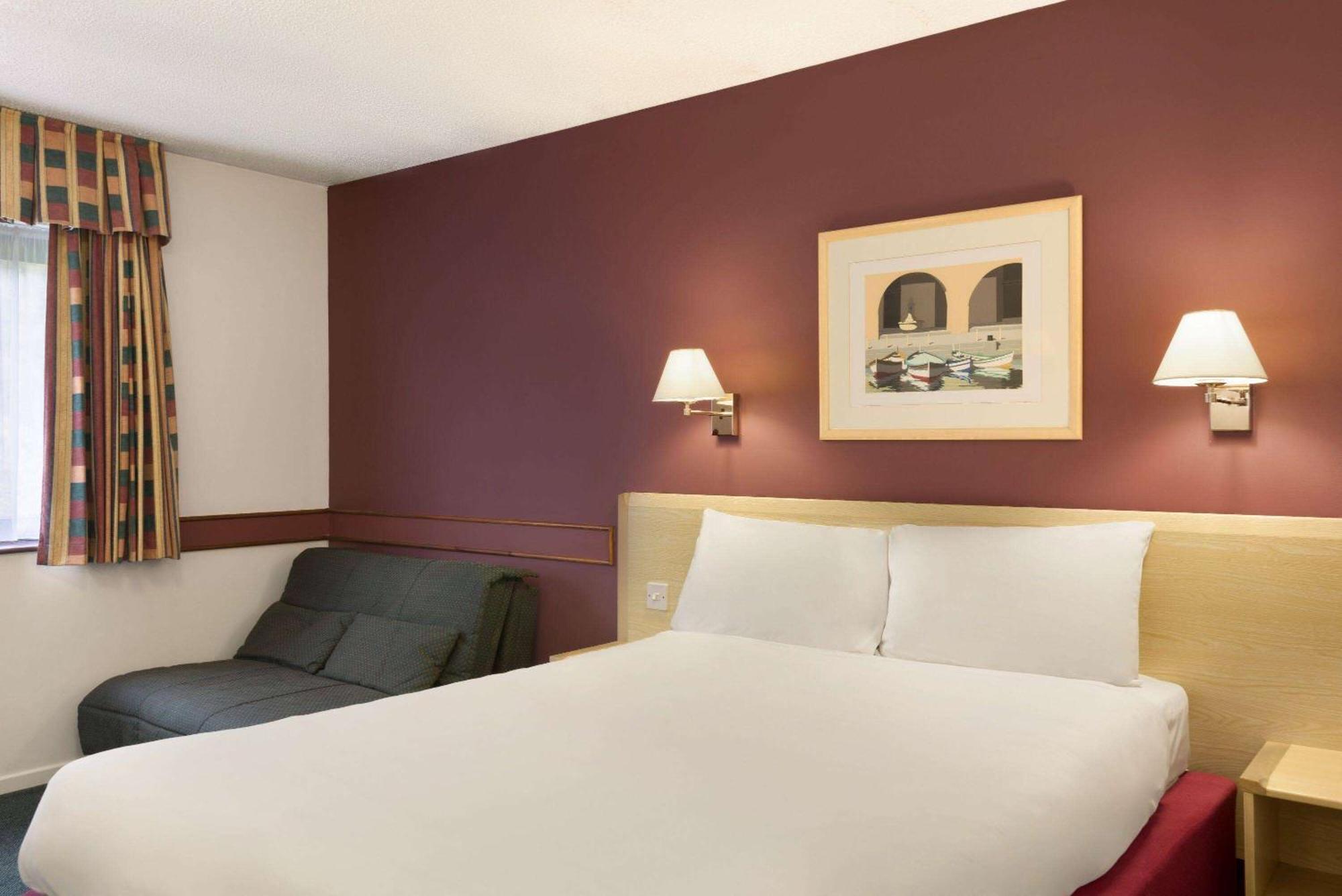 Days Inn Hotel Bradford - Leeds Brighouse Eksteriør bilde